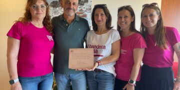 La familia de Ana Mª Moreno dona a Bandera Rosa lo recaudado para su tratamiento, cumpliendo así su última voluntad