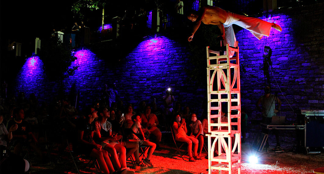 Casares acoge el viernes el espectáculo  ‘Circo y humor a la fresca’