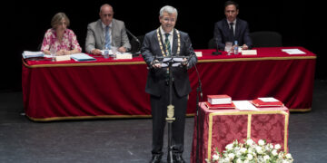 García Urbano destaca el liderazgo de Estepona