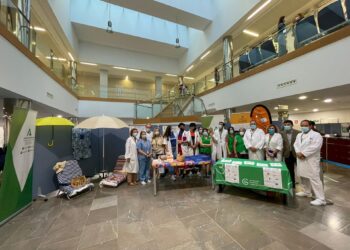 Profesionales, pacientes y asociaciones se suman en el Clínico a la campaña de prevención del cáncer de piel