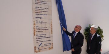 Estepona dedica un espacio a la cultura eslovaca con la incorporación de una obra a la Ruta de la Poesía