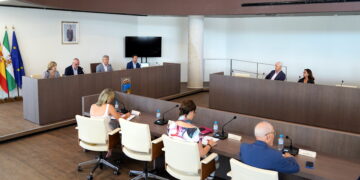 Aprobadas las retribuciones de la Corporación esteponera, cuyo coste se reduce un 11 por ciento