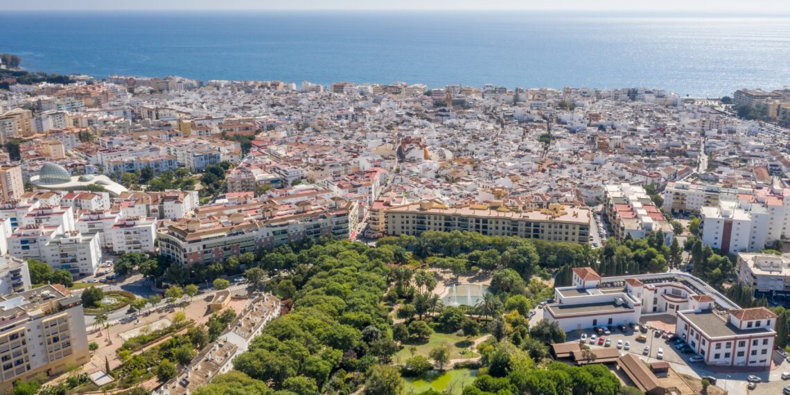 Estepona construirá una desaladora para garantizar el abastecimiento de agua ante la sequía