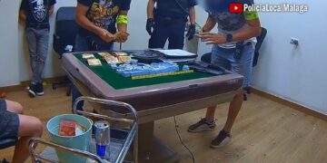 Denunciadas 15 personas tras clausurar un local clandestino de juego ilegal en Málaga