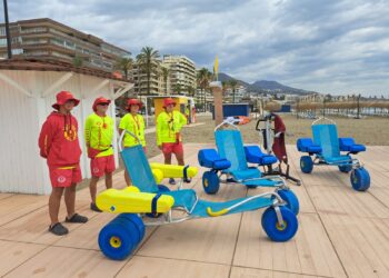Fuengirola habilita un nuevo teléfono para reservar espacio en las parcelas adaptadas de las playas