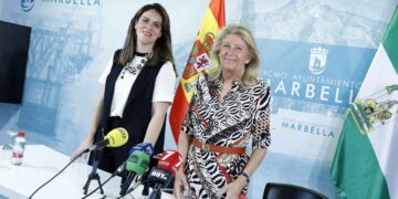 El Ayuntamiento muestra su rechazo al requerimiento de Costas para eliminar una escollera que impide un derrumbe