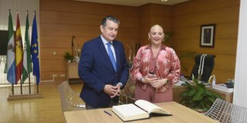 La Junta da un paso más hacia la administración electrónica municipal con una herramienta para agilizar trámites