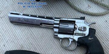 Detenidos dos hombres tras apuñalar a otro y huir a nado en el puerto de Marbella