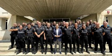 El alcalde de Benalmádena se compromete a dotar con más recursos humanos y materiales a la Policía Local