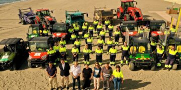 Fuengirola refuerza el servicio de limpieza y mantenimiento del litoral