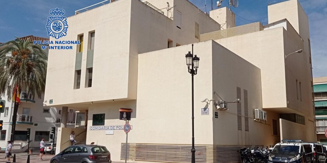 Detienen a un joven por una agresión a una mujer transexual en Fuengirola