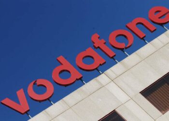 Vodafone refuerza un 25% su red 5G en las playas de la Costa del Sol