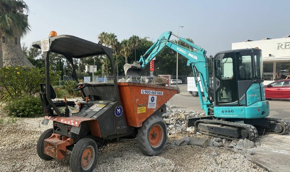 Comienzan las obras de construcción de la nueva parada de taxis de Casares Costa