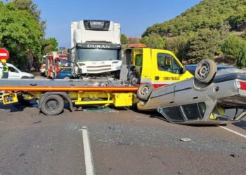 Aparatoso accidente en Fuengirola a primera hora de la mañana