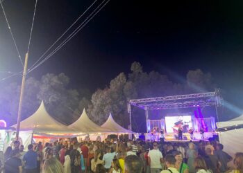 La Feria de Casares Costa afronta hoy su segundo día con el espectáculo flamenco de la bailaora María Soler