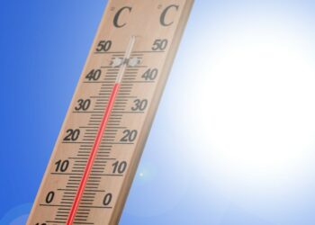 Los andaluces acudirán a las urnas con altas temperaturas
