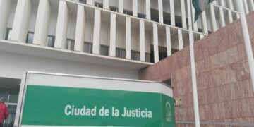 Acusado por abusar, agredir y robar a una mujer a la que abordó cuando hacía deporte en la calle