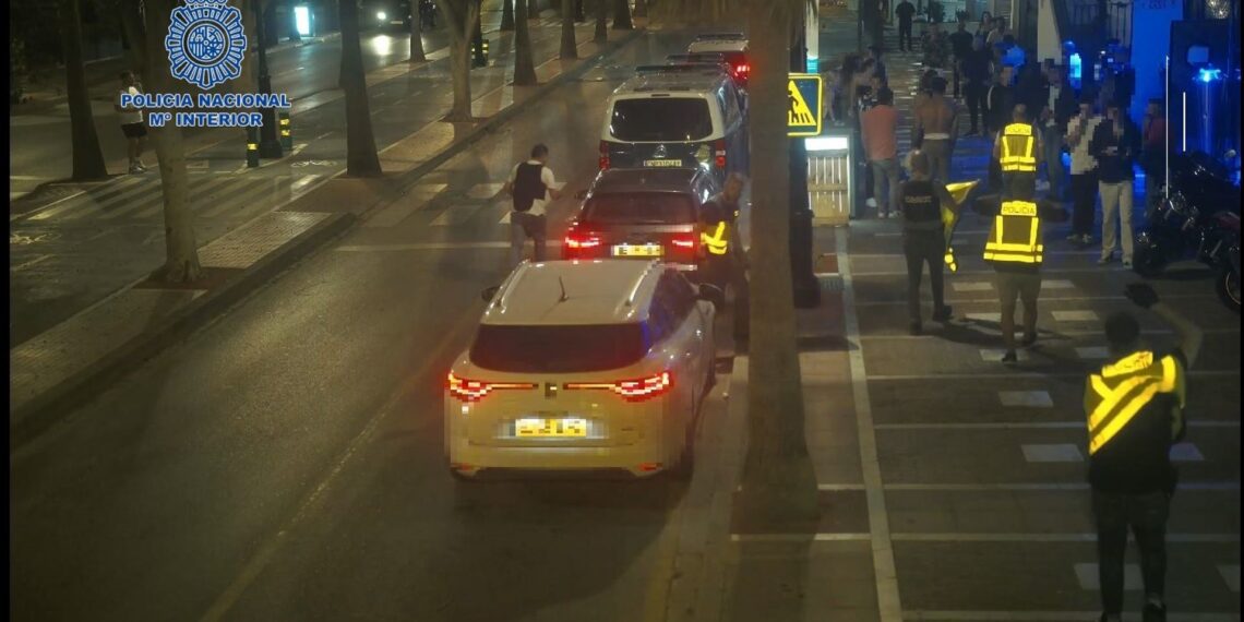 Denunciadas 12 personas por tenencia de estupefacientes tras inspecciones en locales de ocio de Marbella