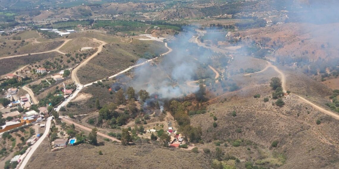 Controlado el incendio forestal declarado en un paraje de Mijas
