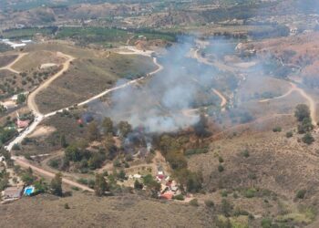 Controlado el incendio forestal declarado en un paraje de Mijas