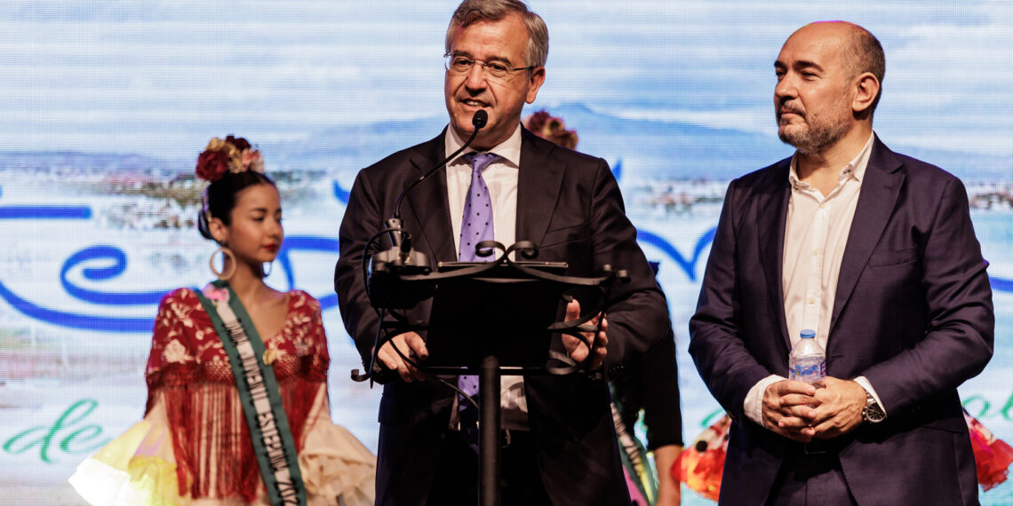 La Feria de Estepona comienza con el pregón de Carlos Moreno ‘El Pulpo’ y la inauguración del Parque Ferial