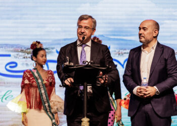 La Feria de Estepona comienza con el pregón de Carlos Moreno ‘El Pulpo’ y la inauguración del Parque Ferial