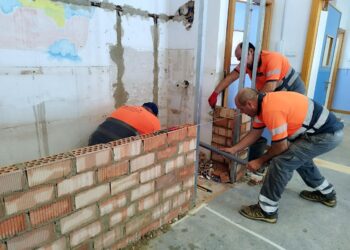 Más de un centenar de actuaciones de mejora en centros educativos de Estepona en el periodo estival