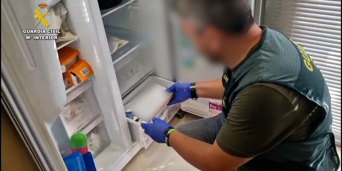 Detenida en Mijas una mujer por realizar tratamientos estéticos en su casa sin titulación