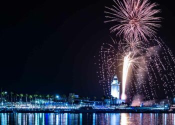 Fuegos artificiales, luminosos con drones y conciertos, entre los mas de 200 espectáculos de la Feria de Málaga