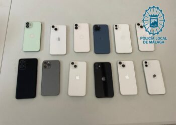 La Policía Local recupera 12 teléfonos móviles sustraídos en el recinto ferial