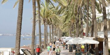 Marbella supera en julio las 350.000 pernoctaciones
