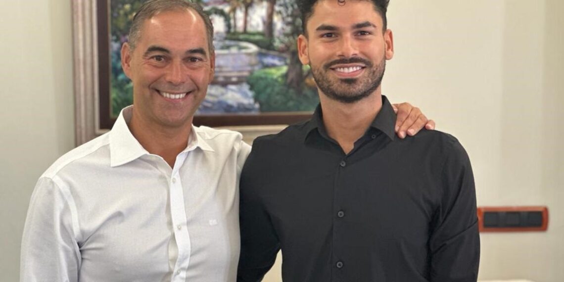 Benalmádena será municipio pionero en izar en el Ayuntamiento la bandera de las comunidades sordas