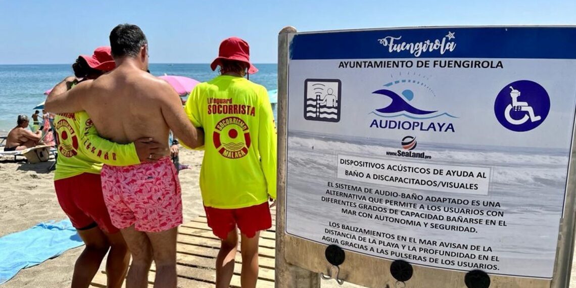 Las playas de movilidad reducida en Fuengirola ofrecen más de 2.600 atenciones en verano