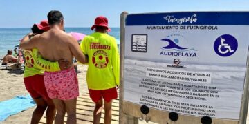 Las playas de movilidad reducida en Fuengirola ofrecen más de 2.600 atenciones en verano