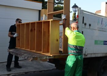 Mijas retira unos 700.000 kilos mensuales de muebles y enseres de la vía pública