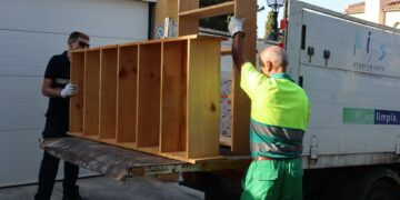 Mijas retira unos 700.000 kilos mensuales de muebles y enseres de la vía pública
