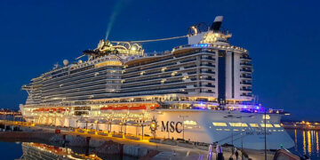 Denuncian a MSC Cruises por obligar a los pasajeros a abonar una propina al personal de los cruceros