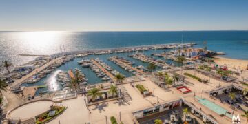 La Policía Local detiene a dos individuos que intentaban robar embarcaciones en el Puerto Deportivo Virgen del Carmen