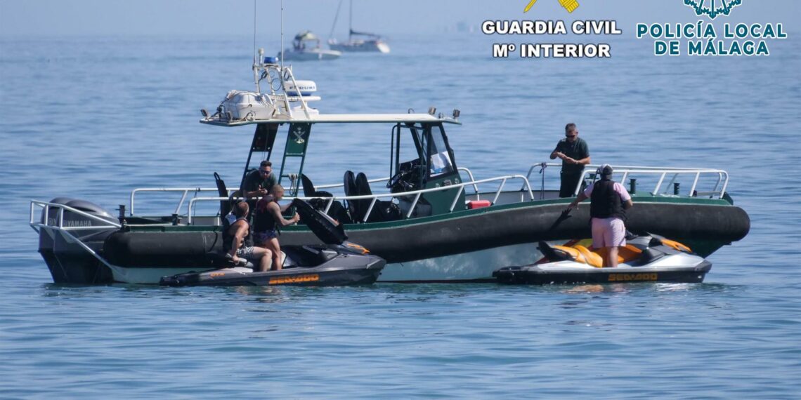 Interpuestas 31 denuncias en un control de motos acuáticas y embarcaciones de recreo en la Costa del Sol