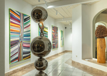 Anantara Villa Padierna presenta una nueva exposición de arte junto a la artista Cristina Iturrioz