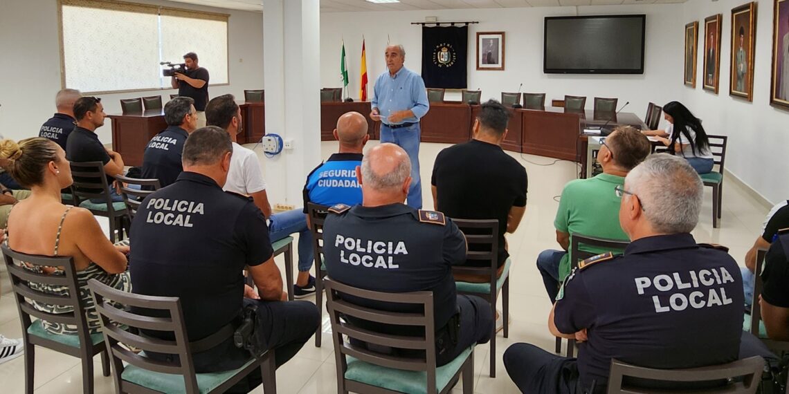 Detención de un prófugo, robo en «El Jamón» o un alunizaje abortado: este ha sido el balance de la Policía Local de Manilva