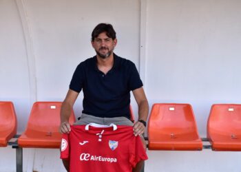 El CD Estepona cesa a Javi Sánchez