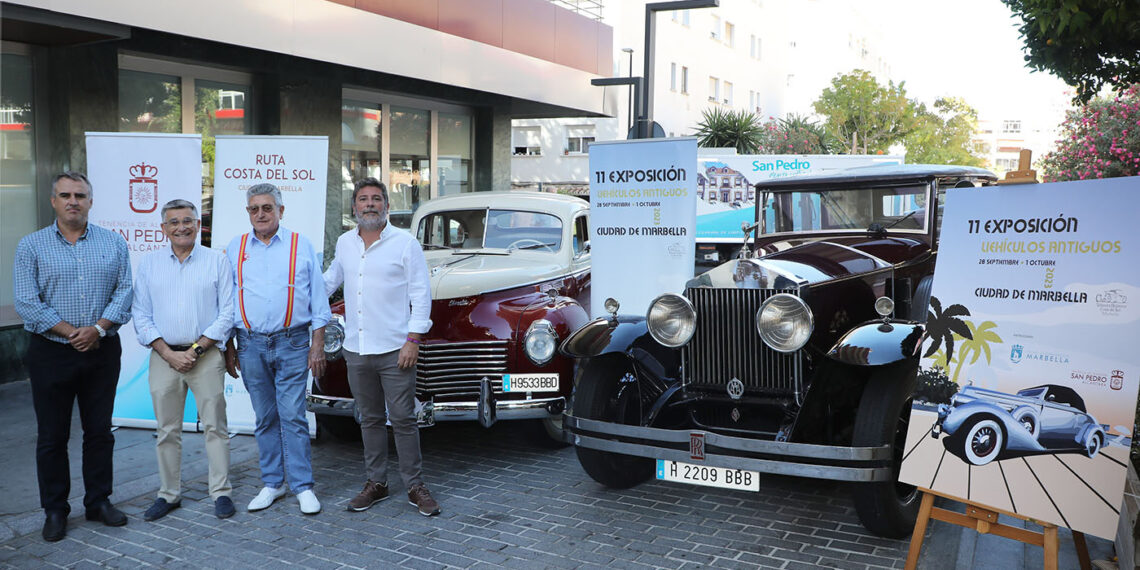 La XI Exposición de Vehículos Antiguos Ciudad de Marbella reúne alrededor de cuarenta modelos procedentes de distintos puntos de España