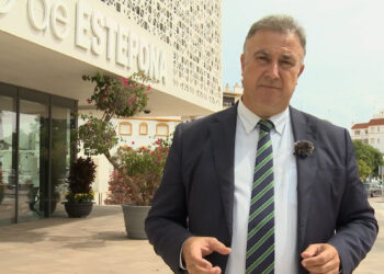 VOX denuncia «falta de liquidez y gasto descontrolado» en el Ayuntamiento de Estepona