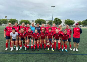 El Estepona Senior Femenino arranca la temporada este domingo