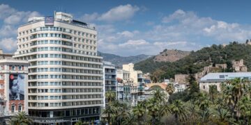 La Costa del Sol recibe de enero a agosto un 4,8% más de viajeros hoteleros que en el mismo periodo de 2019