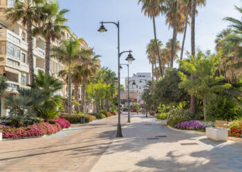 El Ayuntamiento de Estepona lanza una app turística con IA para conocer la ciudad en 28 idiomas