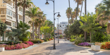 El Ayuntamiento de Estepona lanza una app turística con IA para conocer la ciudad en 28 idiomas