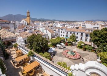 Estepona destaca el ritmo de concesión de licencias de apertura y la consolidación de los negocios