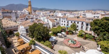 Estepona destaca el ritmo de concesión de licencias de apertura y la consolidación de los negocios